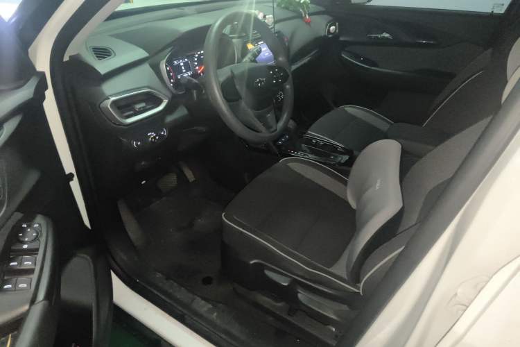 Used Chevrolet Trailblazer 2019 435T Redline CVT Two-Wheel-Drive Sharp Edition China VI Standard Driver Seat