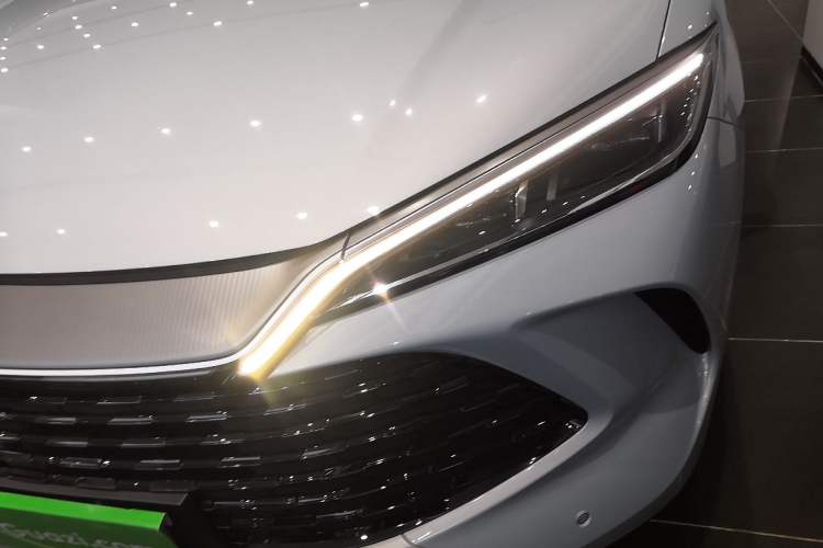 Used BYD Song L DM-i 2025 Intelligent Driving Version 160 km Beyond-Range Type Left Front Headlight