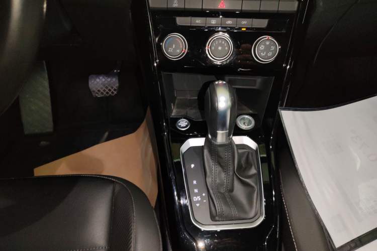 Used Volkswagen T-ROC 2020 280TSI DSG Two-Wheel Drive Comfort Version