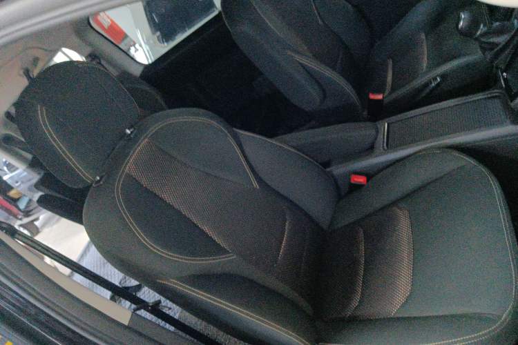 Used JAC Refine M3 2022 PLUS 1.5T 7-Seater Standard Model
