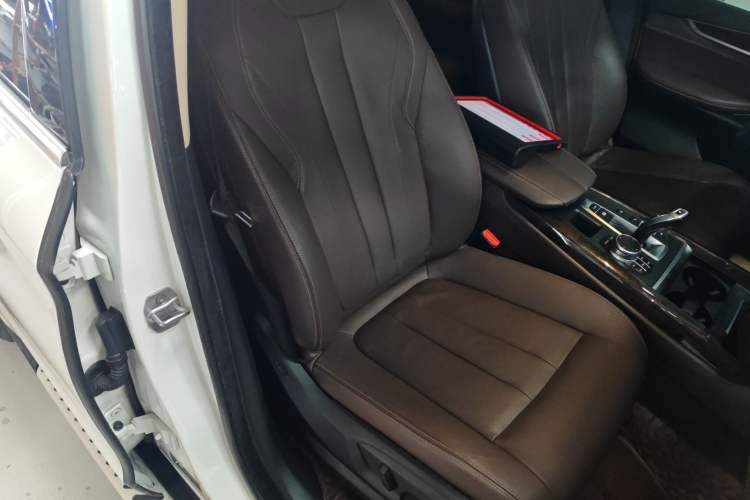 Used BMW X5 2017 xDrive28i
