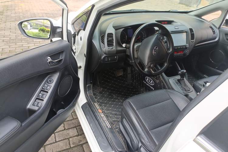 Used Kia K3 2015 1.6L Automatic DLX Driver Seat