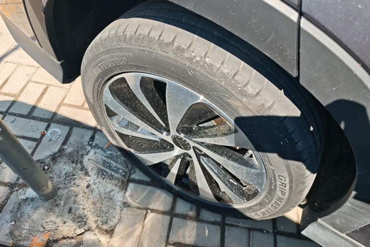 Used BYD Song PLUS New Energy 2023 Champion Edition DM-i 110KM Flagship PLUS Right Rear Wheel Hub