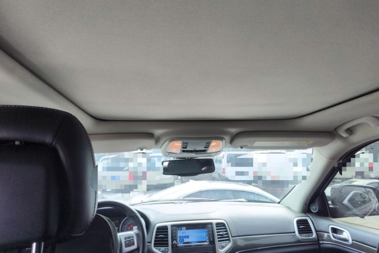 Used Jeep Grand Cherokee SRT 
