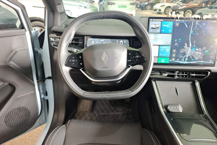 Used Livan 7 2023 450 km – Chasing Clouds