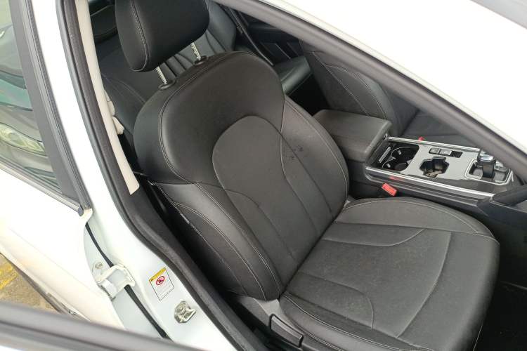 Used Haval H6 2021 Sport Edition 1.5T Automatic Elite Smart Connectivity Model with Hexagonal Grille
