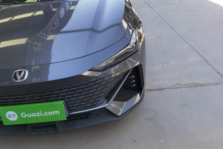 Used CHANGAN UNI-V 2022 1.5T Prestige Version
