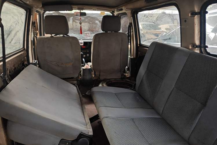 Used BAIC Weiwang 306 2011 1.3L base model 7 seats Left Rear Seat