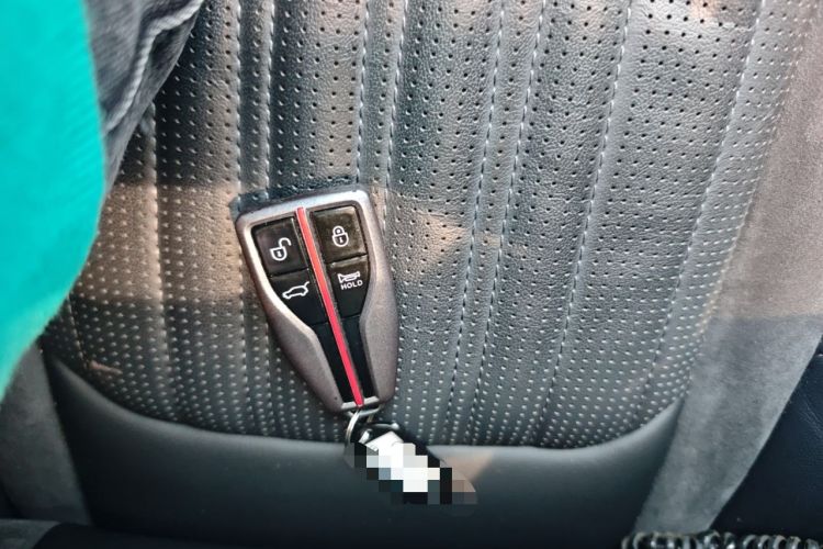 Used Hongqi HS5 2022 Revised Version 2.0T Smart Connect Flagship Edition Vehicle Key