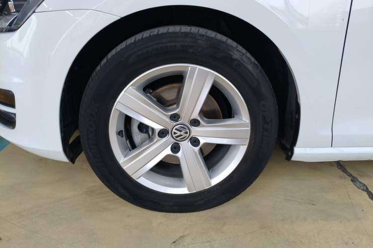 Used Volkswagen Golf 2017 1.6L Automatic Comfort Million-Vehicle Anniversary Edition