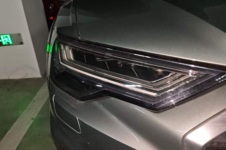 Used Audi A6 2021 allroad quattro Explorer 55 TFSI Prestige Off-Road Model Right Front Headlight