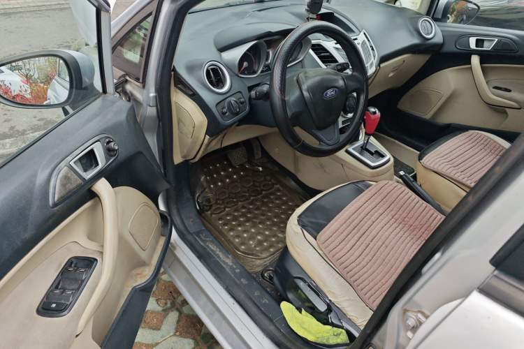 Used Ford Fiesta 2011 Sedan 1.5L Automatic Fashion Edition Driver Seat