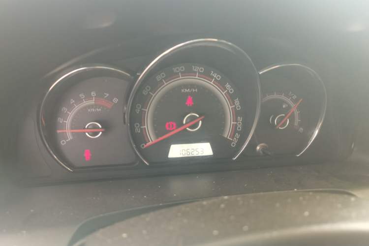 Used Baojun 630 2013 1.5L manual Comfort trim
