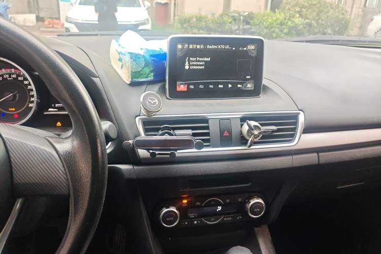 Used Mazda Mazda 3 Axela 2016 Sedan 1.5L Automatic Luxury Model