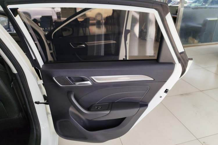 Used Roewe i6 2020 PLUS 1.6L CVT 4G Connected Glory Flagship Edition
