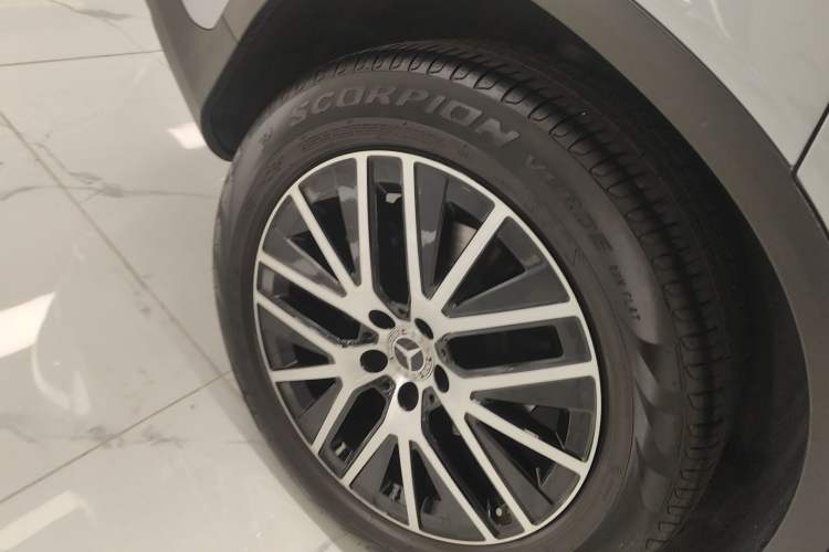 Used Mercedes-Benz GLC Coupe 2021 GLC 300 4MATIC Coupe SUV Exterior 5