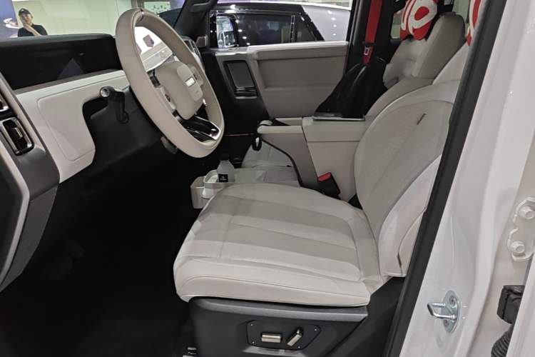 Ojetý iCAR V23 2026 Model V23S 501 Four-Wheel Drive Peak Performance Edition