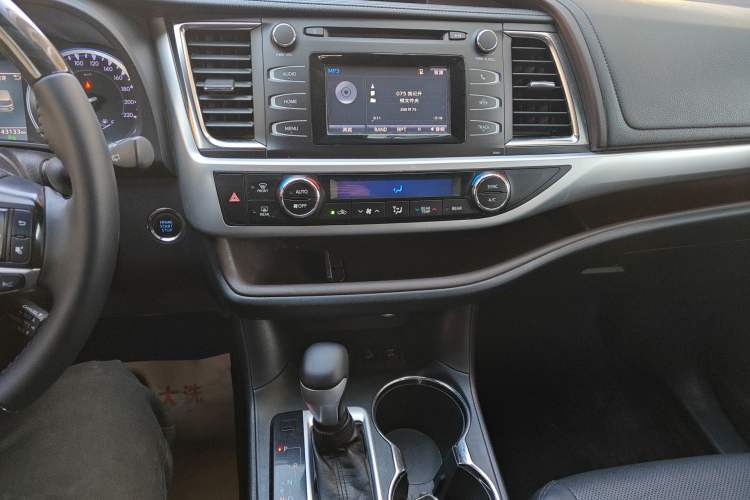 Used Toyota Highlander 2018 2.0T Four-Wheel Drive Luxury Edition 7 Seats China V Emission Standard
