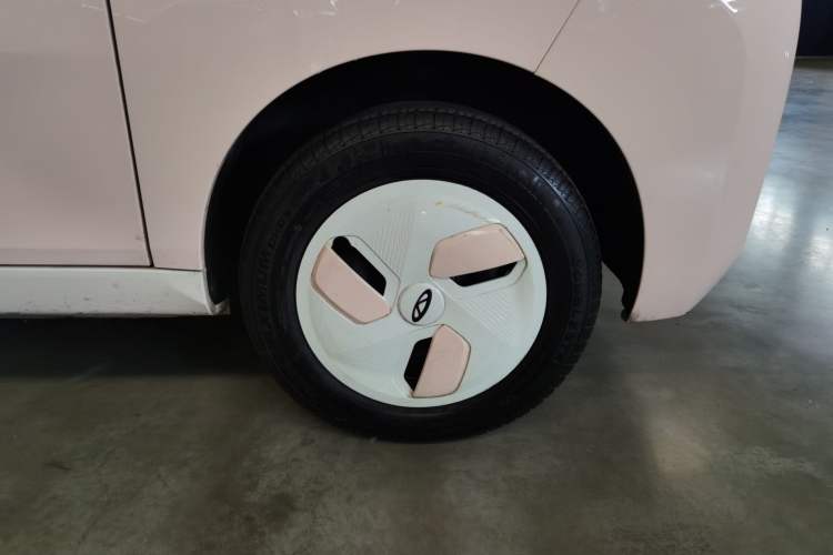 Used Chery QQ Ice Cream 2022 120km Conical Shape Lithium Iron Phosphate Right Rear Wheel Hub