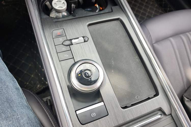 Used Ford Mondeo 2023 EcoBoost 245 Ultimate Model Gear Lever