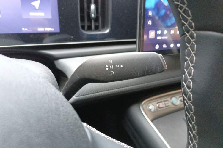 Used BYD Sealion 05 EV 2025 430 km Smart Cruise Version Gear Lever