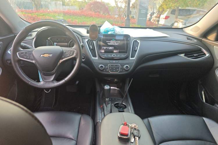 Used Chevrolet Malibu XL 2018 530T Automatic Ruiyi Edition Center Console