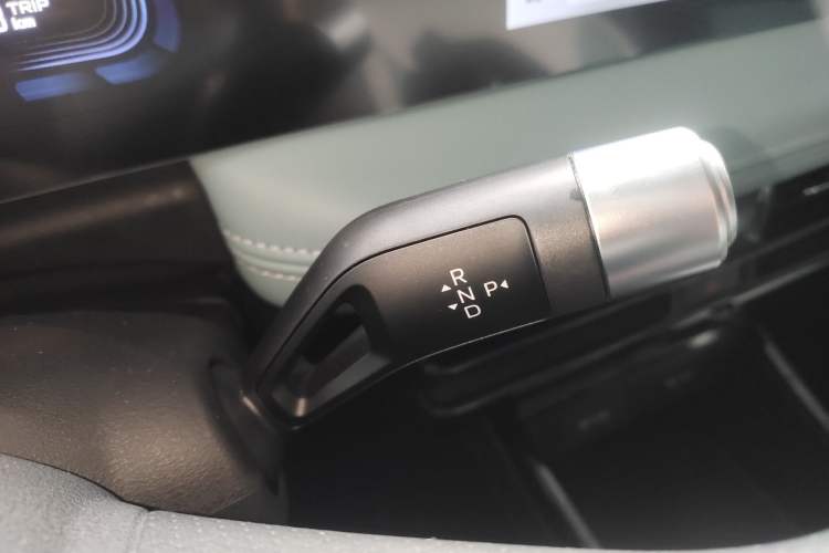 Used Geometry E Firefly 2024 301km Starlight
