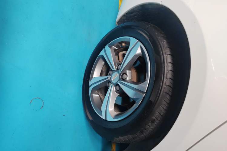 Used Geely Auto Emgrand GL 2019 1.4T CVT Elite Smart Edition Right Rear Wheel Hub