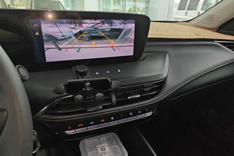 Used Buick Verano 2023 Pro Enjoyment Edition Audio And AC Panel