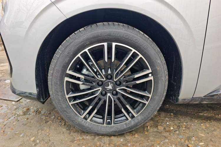 Used ARCFOX T1 2025 Model 425 PLUS