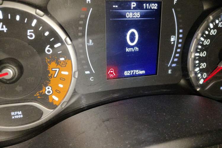 Used Jeep Renegade 2017 180T Automatic High-Energy Version Odometer Close Up