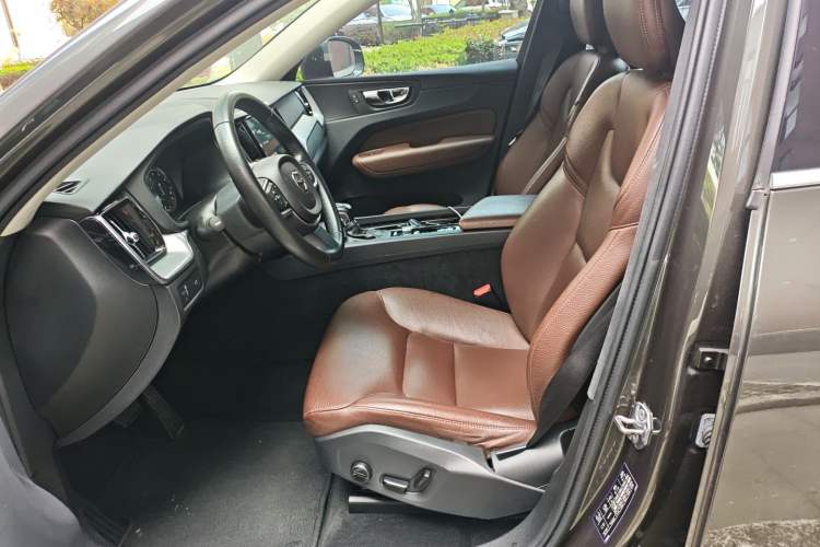 Used Volvo XC60 2019 T5 4x4 Smart Edition China V Standard
