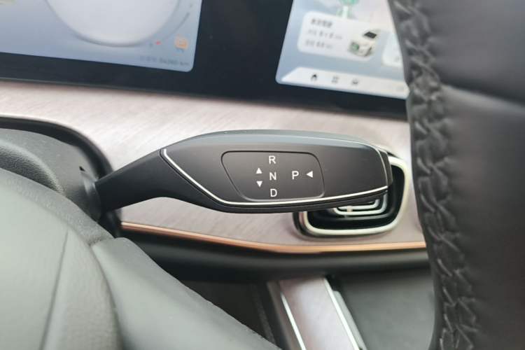 Used Chery Tiggo 9 C-DM 2025 1.5T 106KM Ultra-Comfort Edition 5 Seats Lithium-NMC Gear Lever