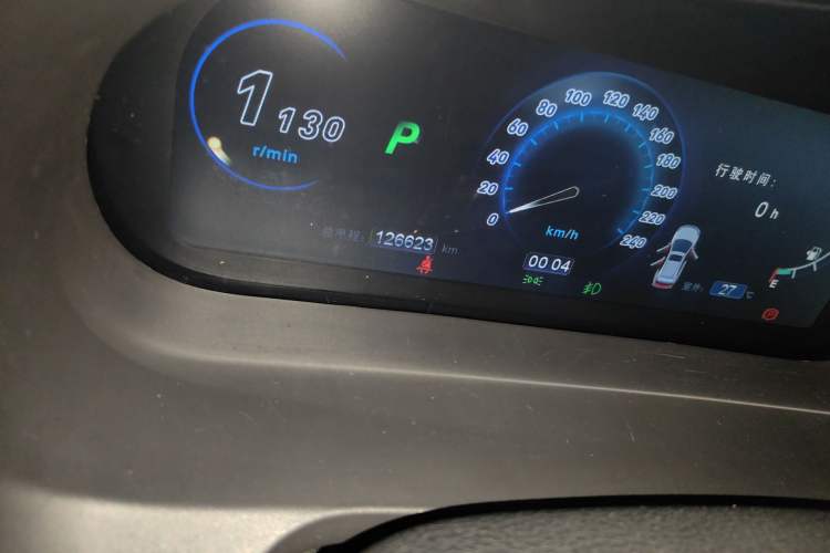 Used BYD S7 2015 2.0T Upgraded Automatic Flagship Version Odometer Close Up