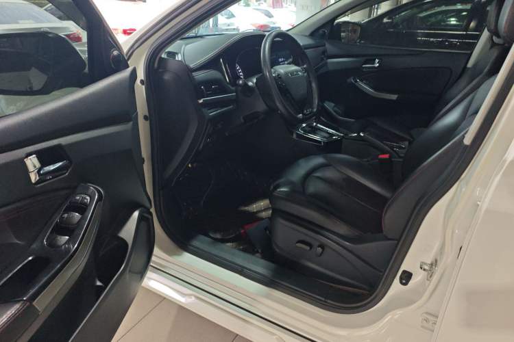 Used Venucia T70 2018 2.0L CVT Smart Enjoyment Version Driver Seat