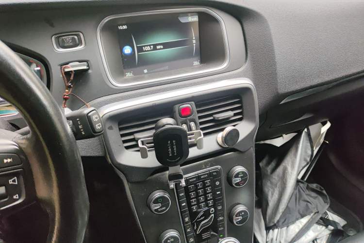 Used Volvo V40 2016 T3 Zhiyi Edition
