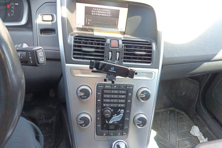 Used Volvo XC60 2017 T5 AWD Smart Upgrade Edition
