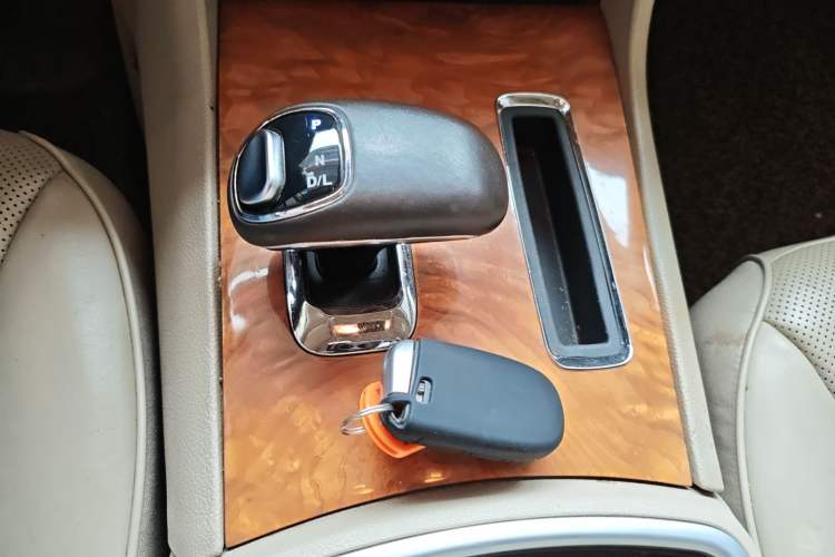 Used Chrysler 300C 2013 3.6L Luxury Edition