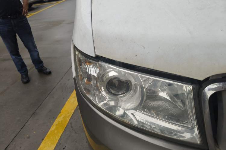 Used Jinbei New Hiace X30L 2018 1.5L Box Truck Business Edition DLCG14 Right Front Headlight