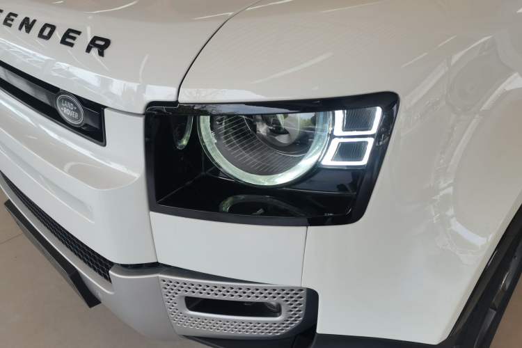 Used Land Rover Defender 2021 110 P400 SE