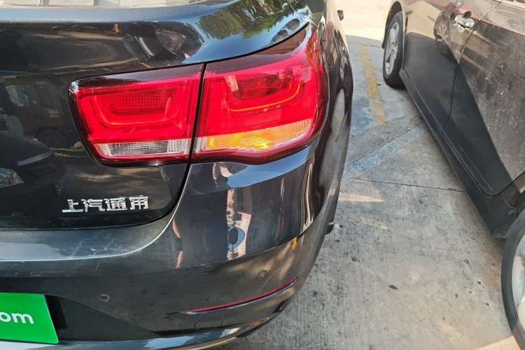 Used Chevrolet Malibu 2016 2.0L Automatic Luxury Edition Exterior 3