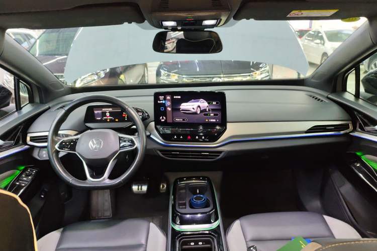 Used Volkswagen ID.4 CROZZ 2021 Long-Range PRO Two-Wheel Drive Version
