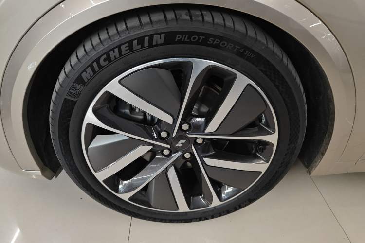 Used Li Auto L9 2022 Max model