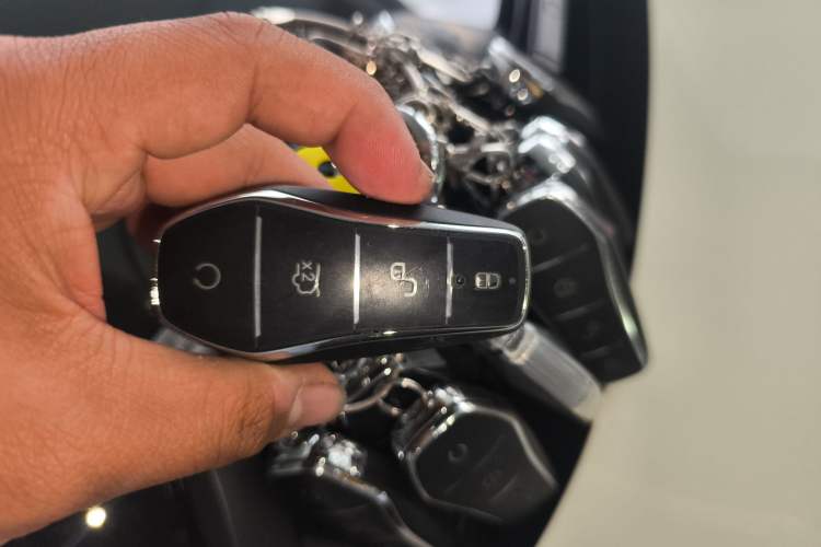 Used BYD Yuan UP 2025 Intelligent Driving Version 401 km Beyond-Range Edition