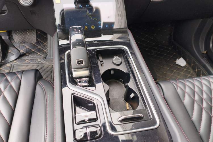 Used Bestune T99 2020 20TD Automatic Premium Edition Gear Lever