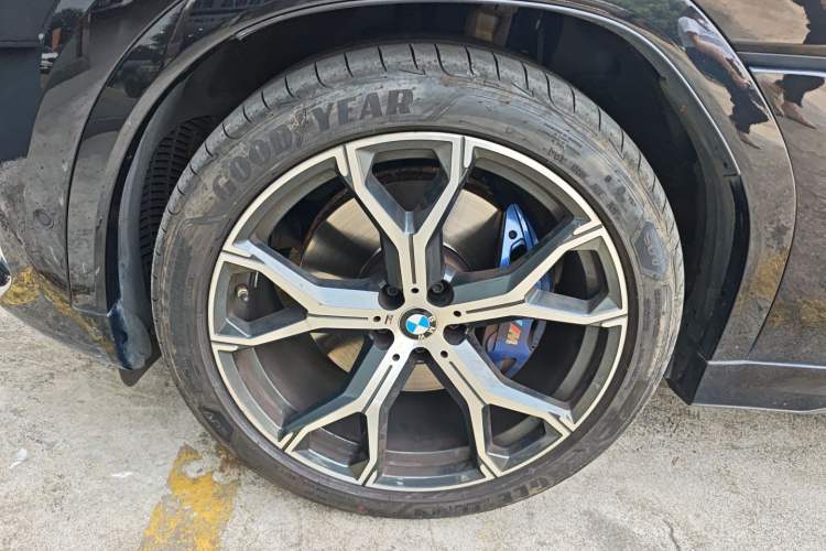 Used BMW X6 2022 Facelift xDrive40i Luxury Edition M Sport Package Left Front Wheel Hub