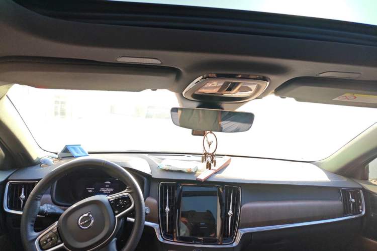 Used Volvo V90 2023 Cross Country B5 AWD Smart Range Edition
