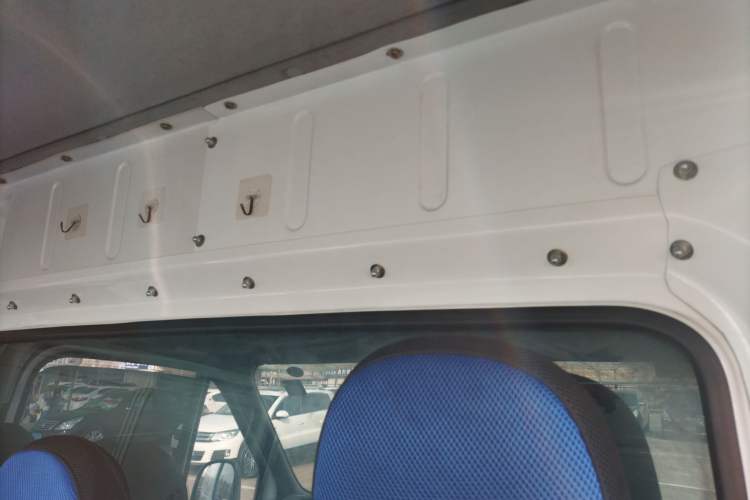 Used JMC Transit 2019 2.8T Commercial Version Short Wheelbase Mid-Roof 3-Seater China VI Standard JX493