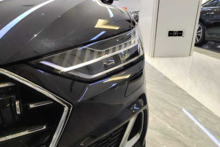 Used Audi A7L 2024 45TFSI quattro S-line Visionary Edition Flow Crystal Package