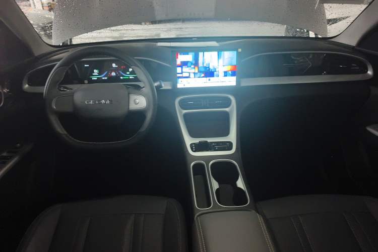 Used Geely Galaxy Geome 2025 310km Youth Edition Center Console